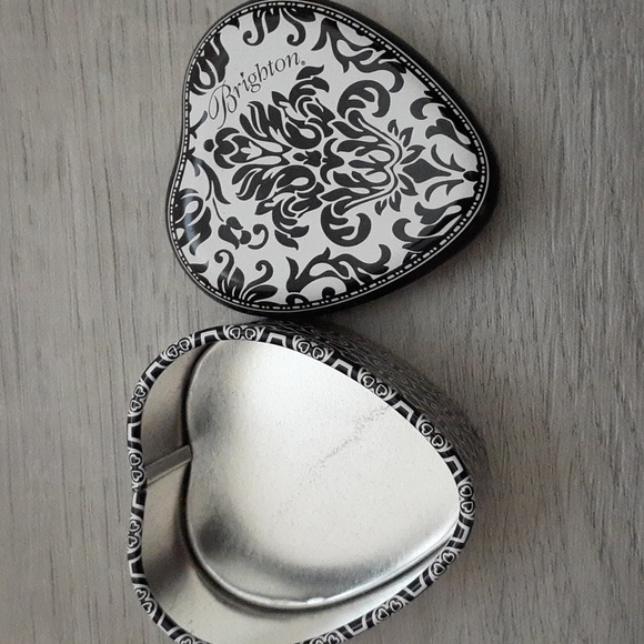 Other - Tiny Brighton ring box black and white